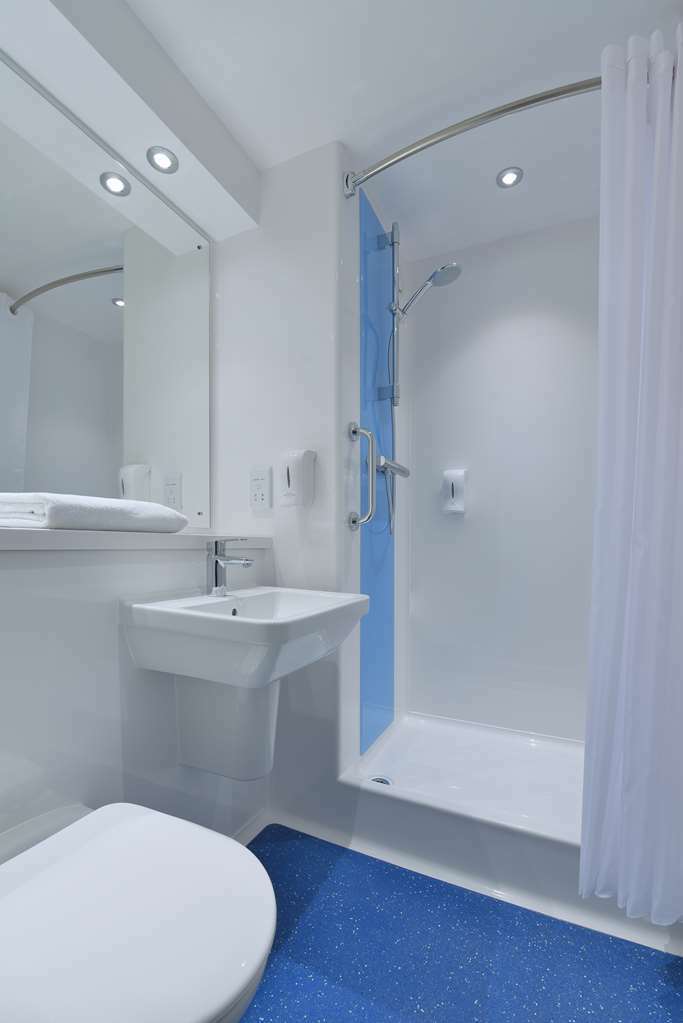 Travelodge Lutterworth Leicester Room photo